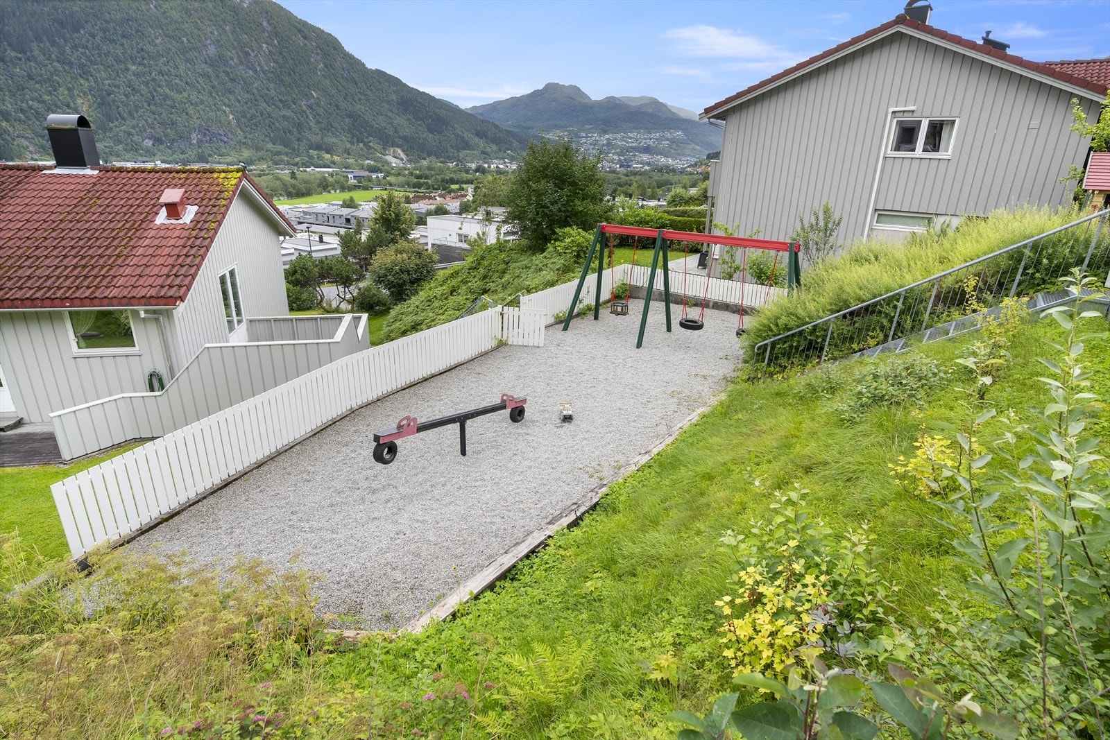 - Borettslaget har tilhørende lekeplass like ved boligen - Galleribilde