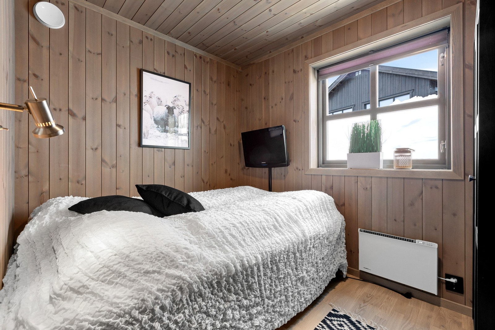 To av soverommene er i dag innredet med dobbeltseng, mens det tredje har køyeseng. Galleribilde