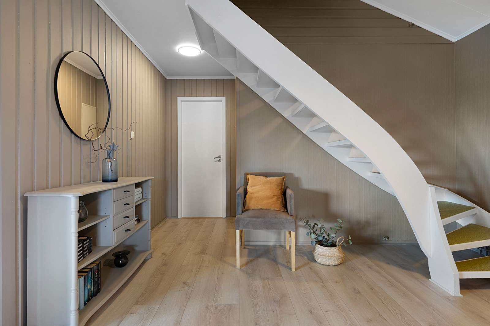Det går trapp opp til råloft. Galleribilde