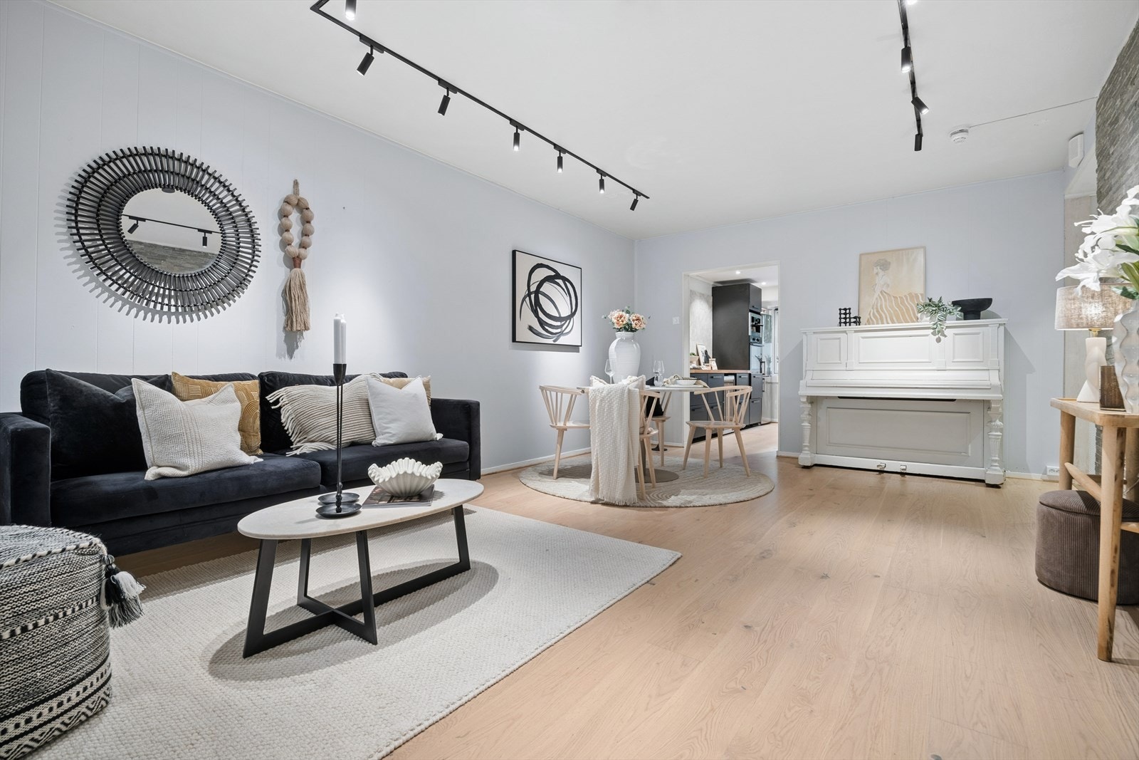 Leilighet i 1. etasje i en bygård som har gjennomgått en større rehabilitering. Galleribilde