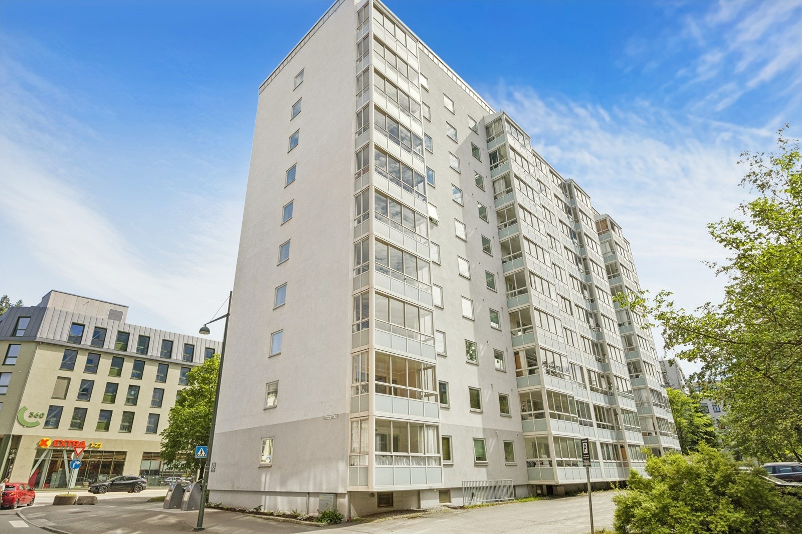 Bygget har heis, fellesvaskeri og boder i kjeller og på loft. Galleribilde