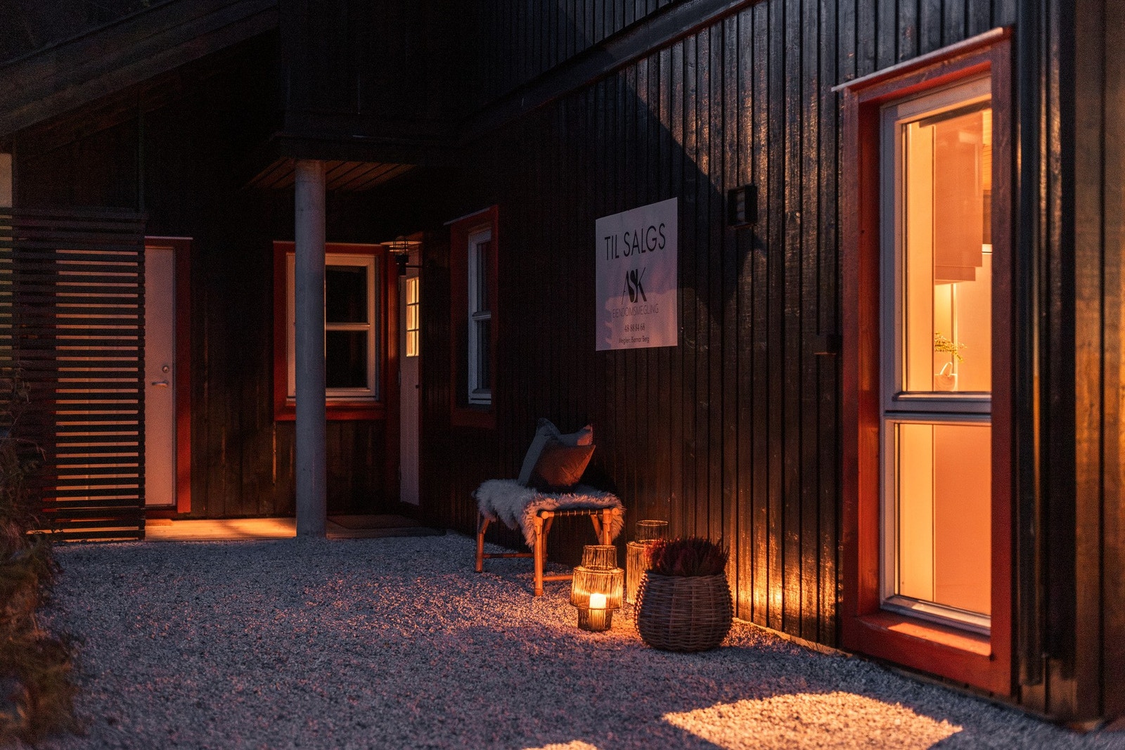 Allerede i entreen møter du det lune preget som går igjen i hele leiligheten. Galleribilde