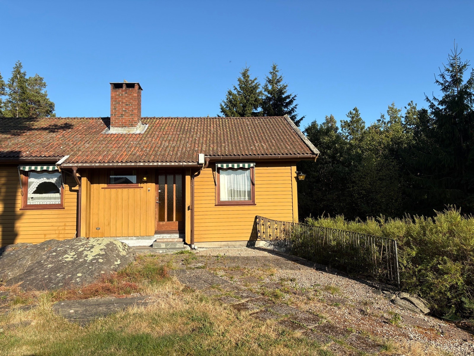 Bilde tatt av megler når solen stod på huset kl. 18:25 den 24. august 2026 Galleribilde