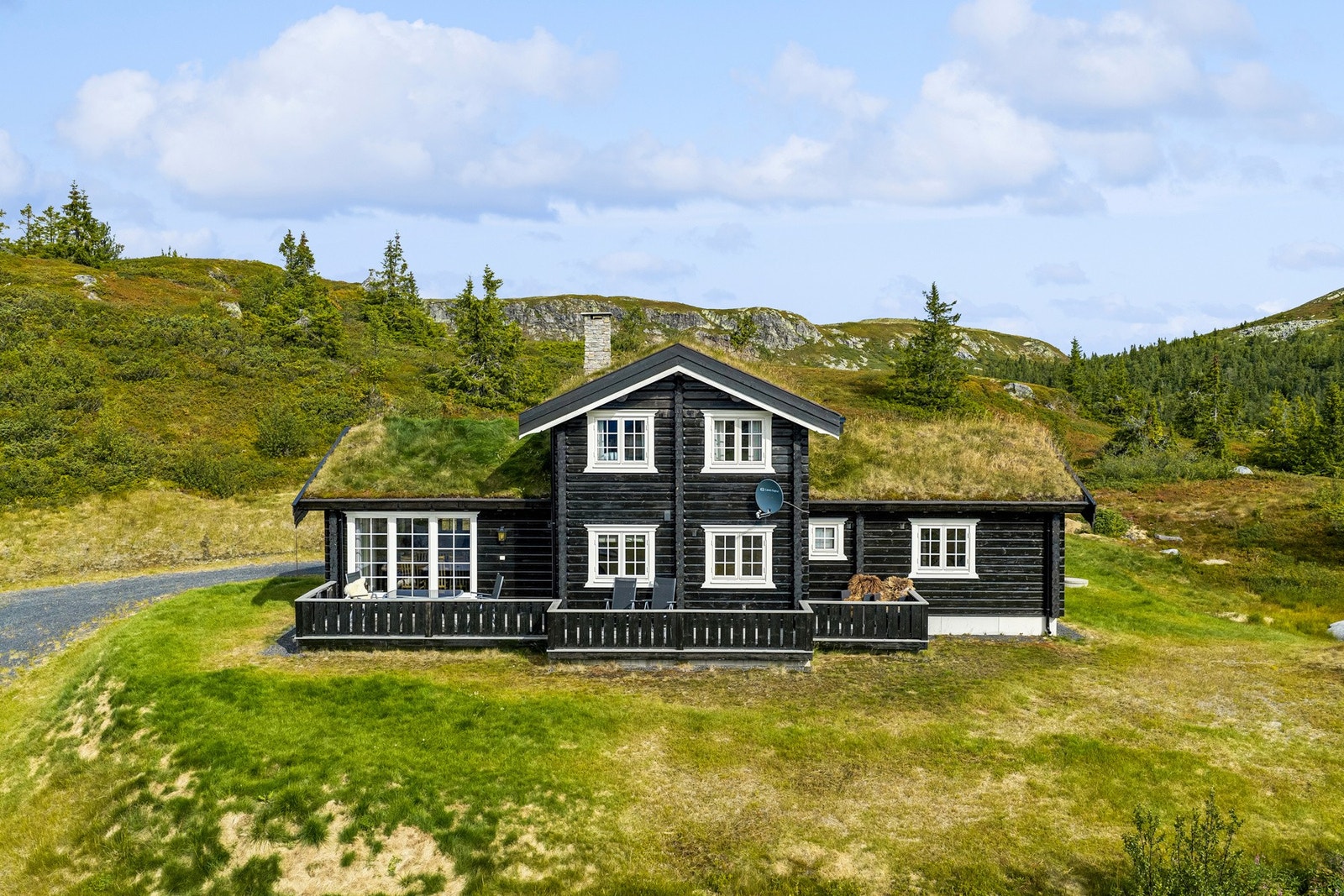 Hytta er en kundetilpasset modell levert av Rusånes Fabrikker. Galleribilde