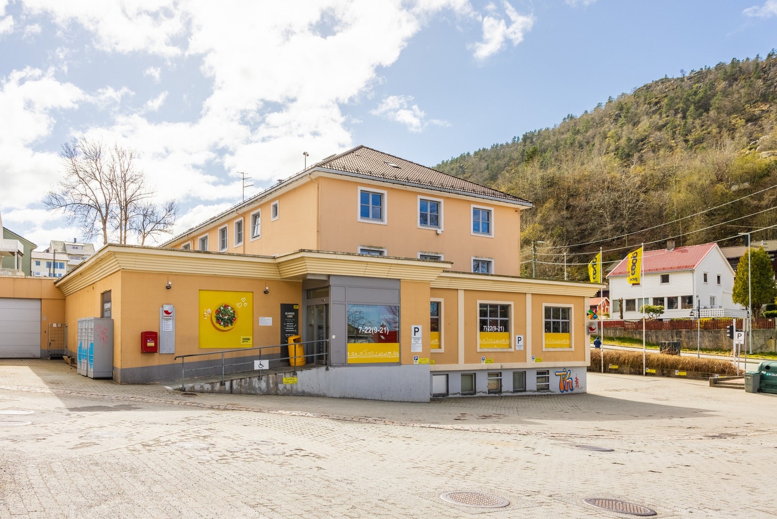 Coop Prix Melkeplassen ligger kun en spasertur eller kort kjøretur unna. Galleribilde