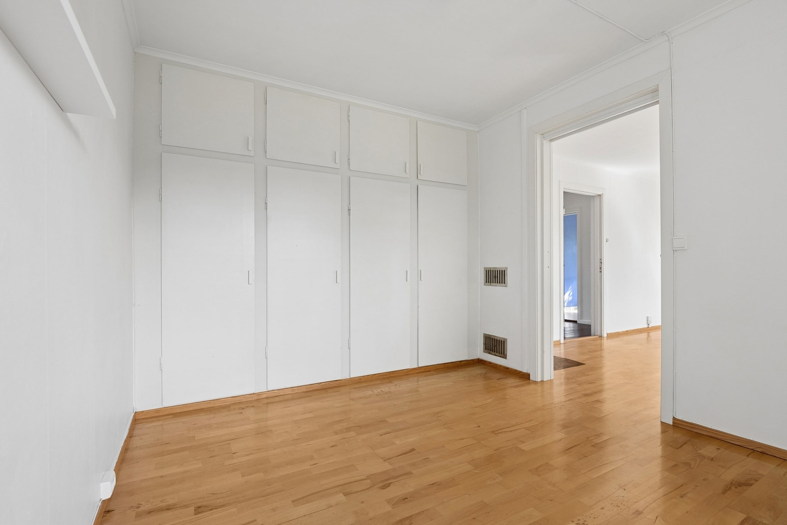 1. etasje. Soverom med adkomst fra stue. Galleribilde