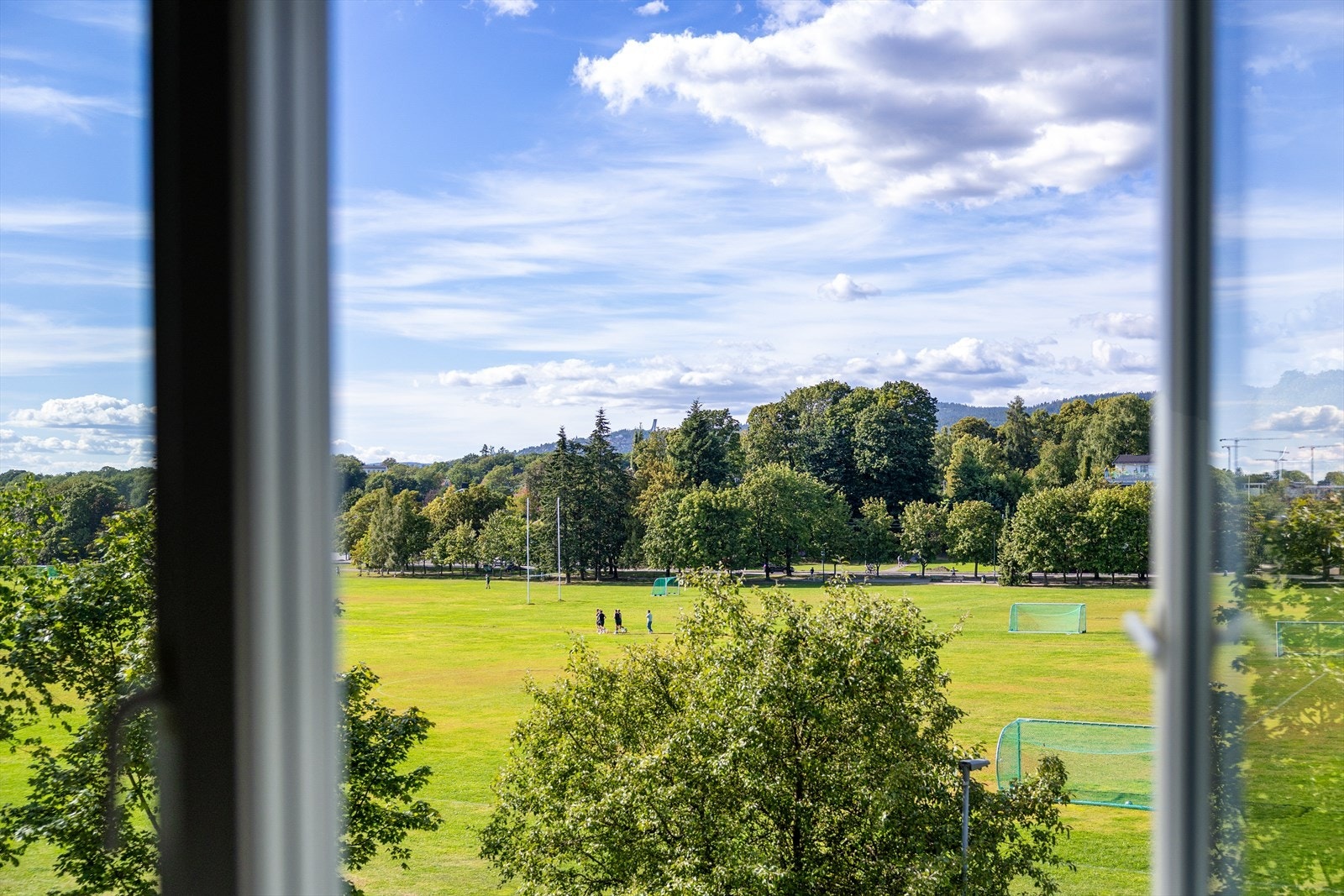 Ikke bare ser du Voldsløkka, men Holmenkollen i det fjerne Galleribilde