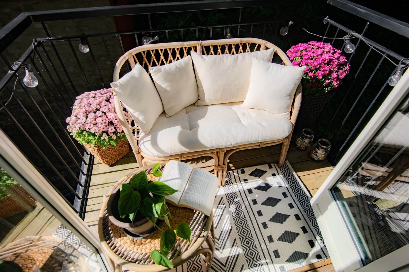 Her er det plass til ønsket utemøblement og beplantning. Galleribilde