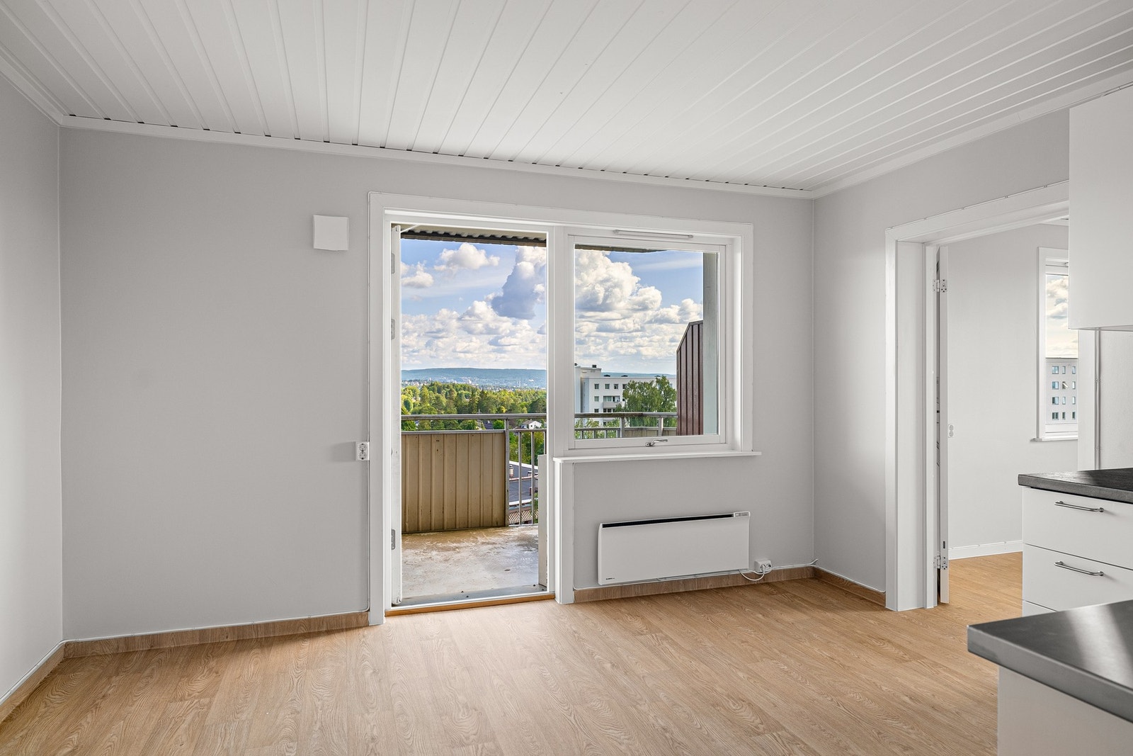 Utgang til balkong på ca. 8 kvm. Galleribilde