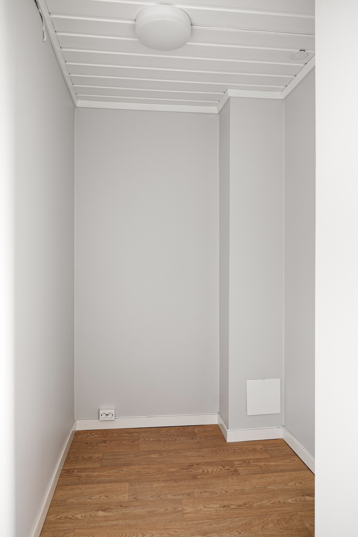 Innvendig bod i tilknytning til stue/soverom. Galleribilde
