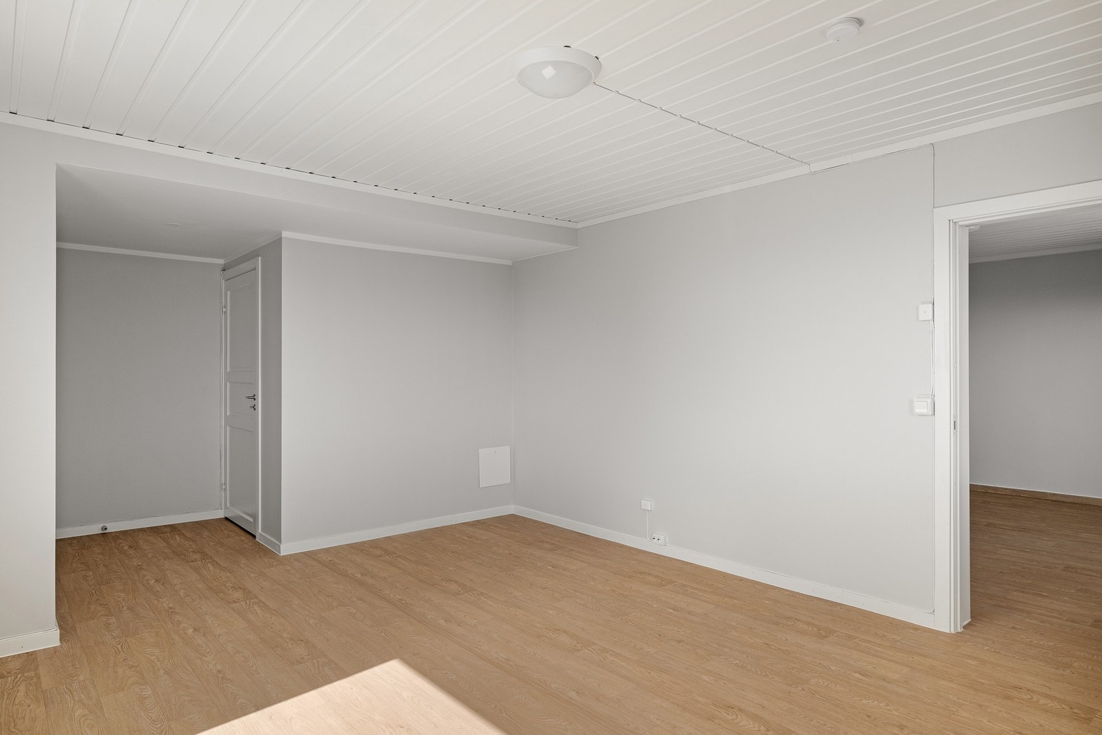 Rommet kan enkelt innredes med separate soner for opphold og soveplass etter behov. Galleribilde