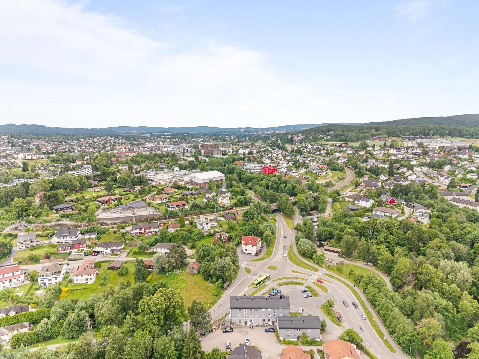 En sentral beliggenhet i knutepunktet mellom Strømmen, Lillestrøm og Skjetten. Galleribilde