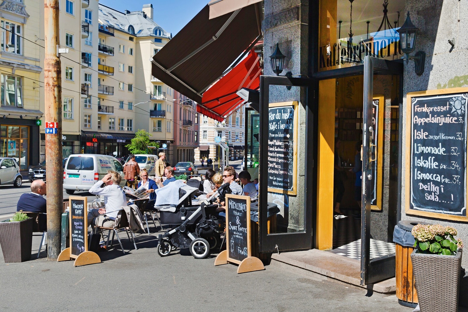 Nærmiljø - Kaffe i Skovveien/Frognerveien. Galleribilde