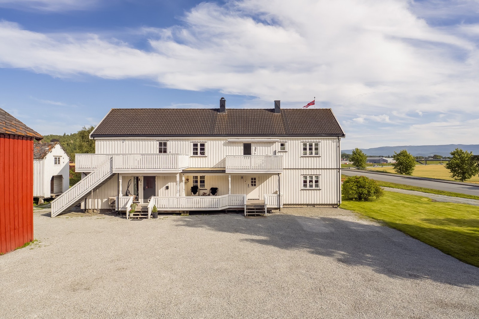 Hovedhuset er på totalt 332 kvadratmeter, med egen utleiedel. Galleribilde