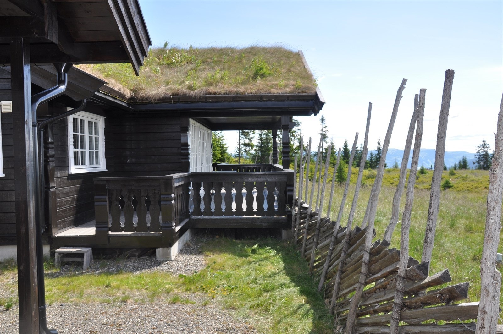 Eiendommen ligger fint med god utsikt Galleribilde