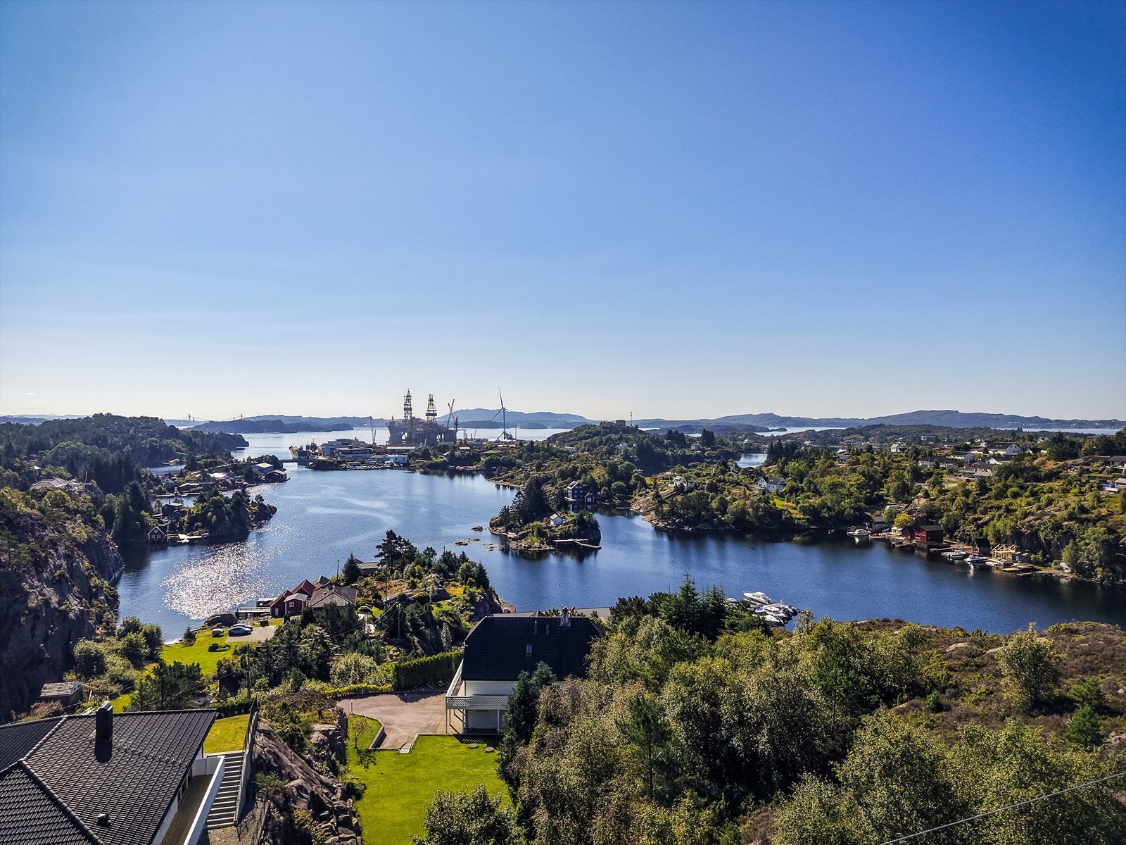 Velkommen til Hanøyvegen 300 - Presentert av Eiendomsmegler Norge v/ Tom Rosenlund Galleribilde