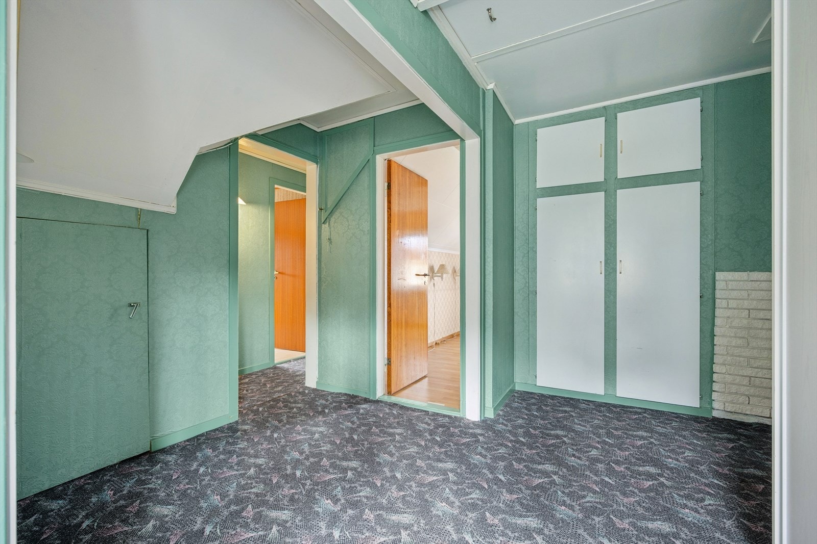 Romslig gang opp i 2. etasje. Galleribilde