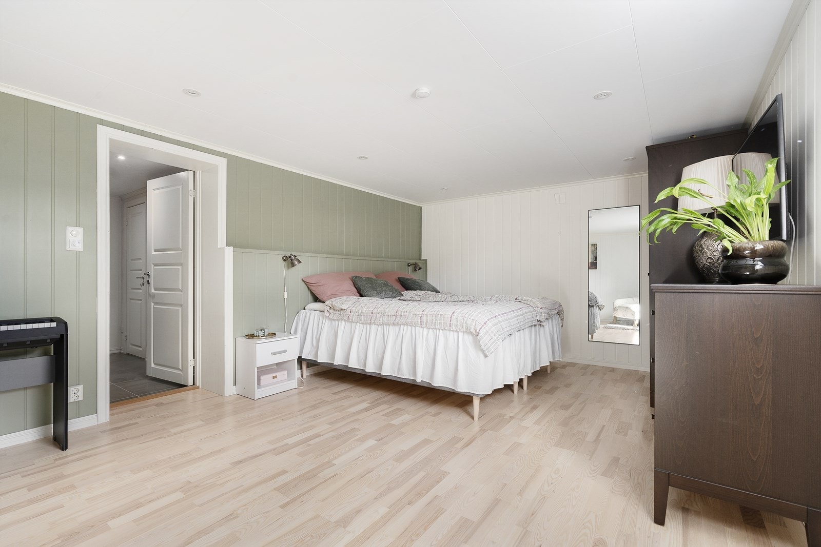 Rom i underetasje som i dag benyttes som ekstra soverom. Galleribilde