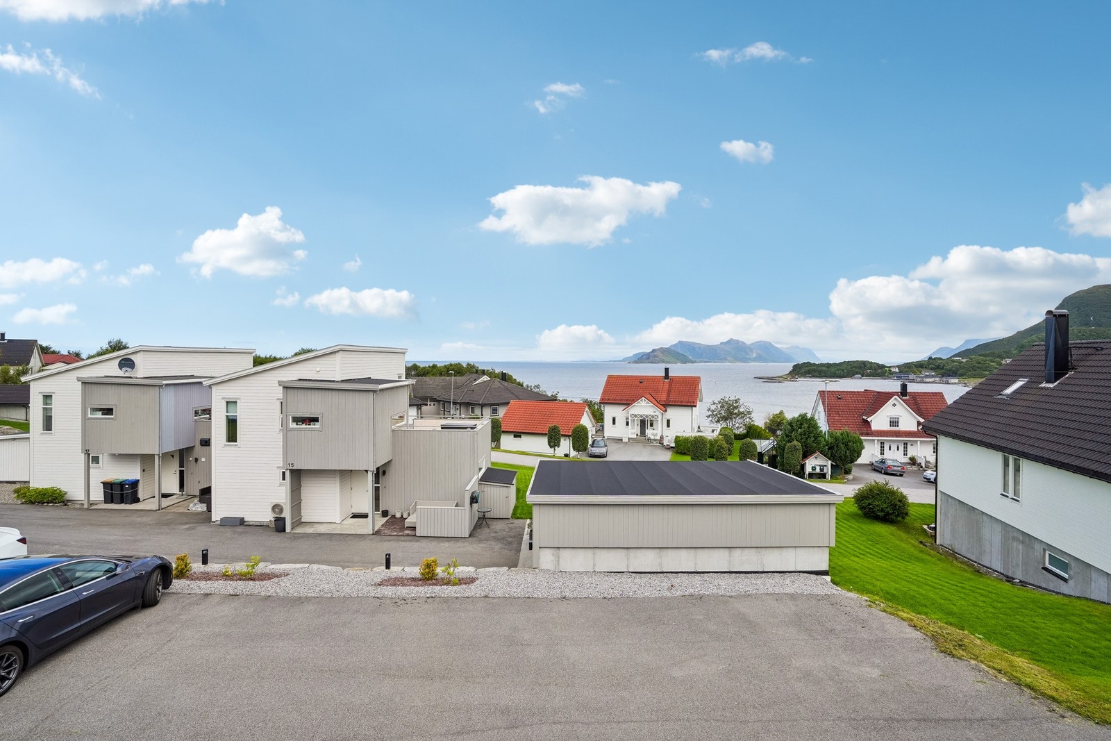 Biloppstillingplass mot nordøst. Galleribilde