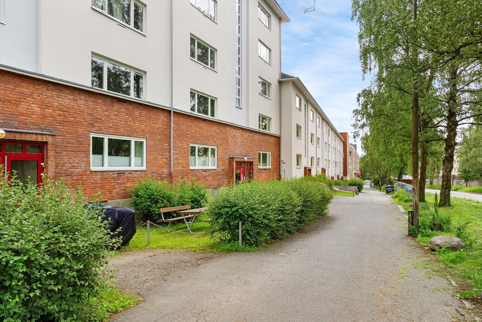 Her bor du i et attraktivt område med et bredt utvalg av caféer, butikker, treningssentre, gode kollektivforbindelser og turmuligheter i umiddelbar nærhet. Galleribilde