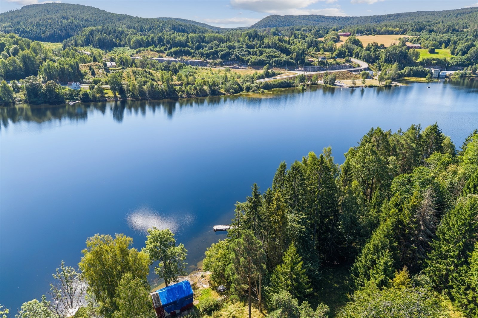 Morgenkaffen med utsikt over vannet. Et bad når solen står høyt. En båttur på kanalen. Og kanskje synet av en gammel kanalbåt som sakte passerer forbi. Galleribilde
