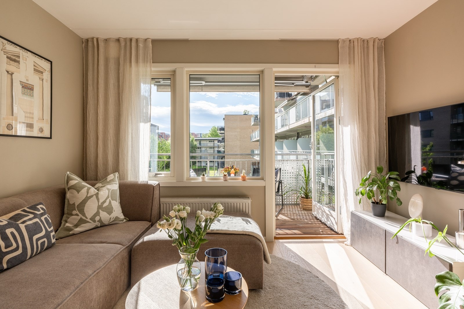 Leiligheten er svært romslig, med en naturlig og fin soneinndeling. Galleribilde