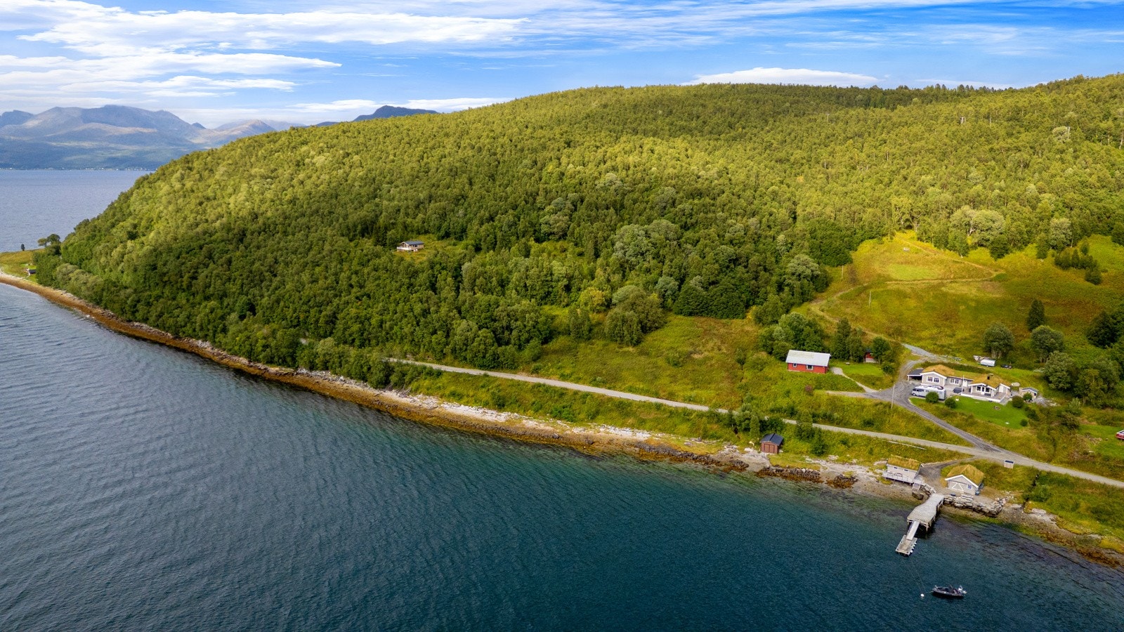 Tomta ligger i område for LNFR. Eventuell oppføring av bygninger krever søknad til Målselv kommune.