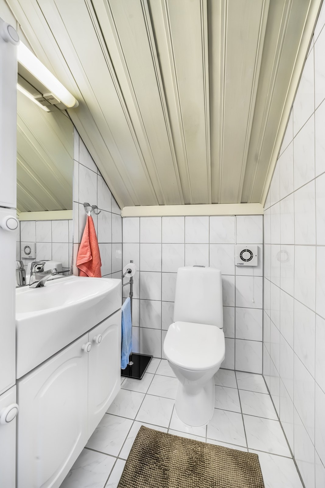 Wc i tilknytting til hovedsoverommet. Galleribilde