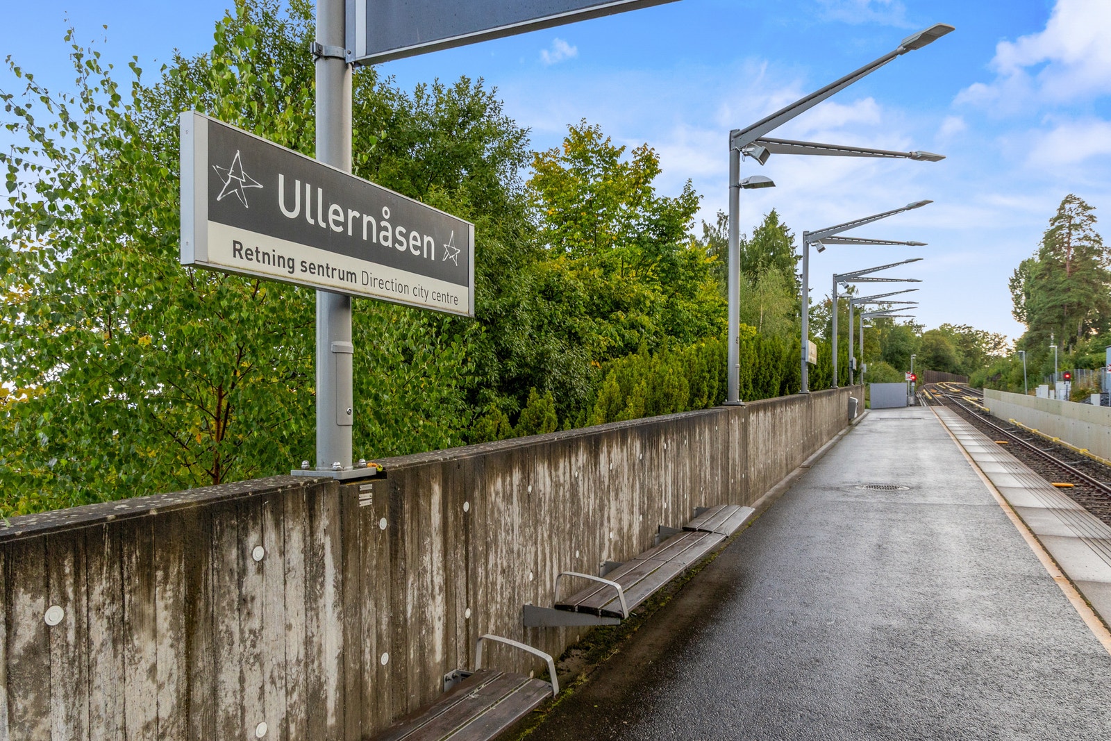 Nærmeste t-bane stasjon, Ullernåsen Galleribilde