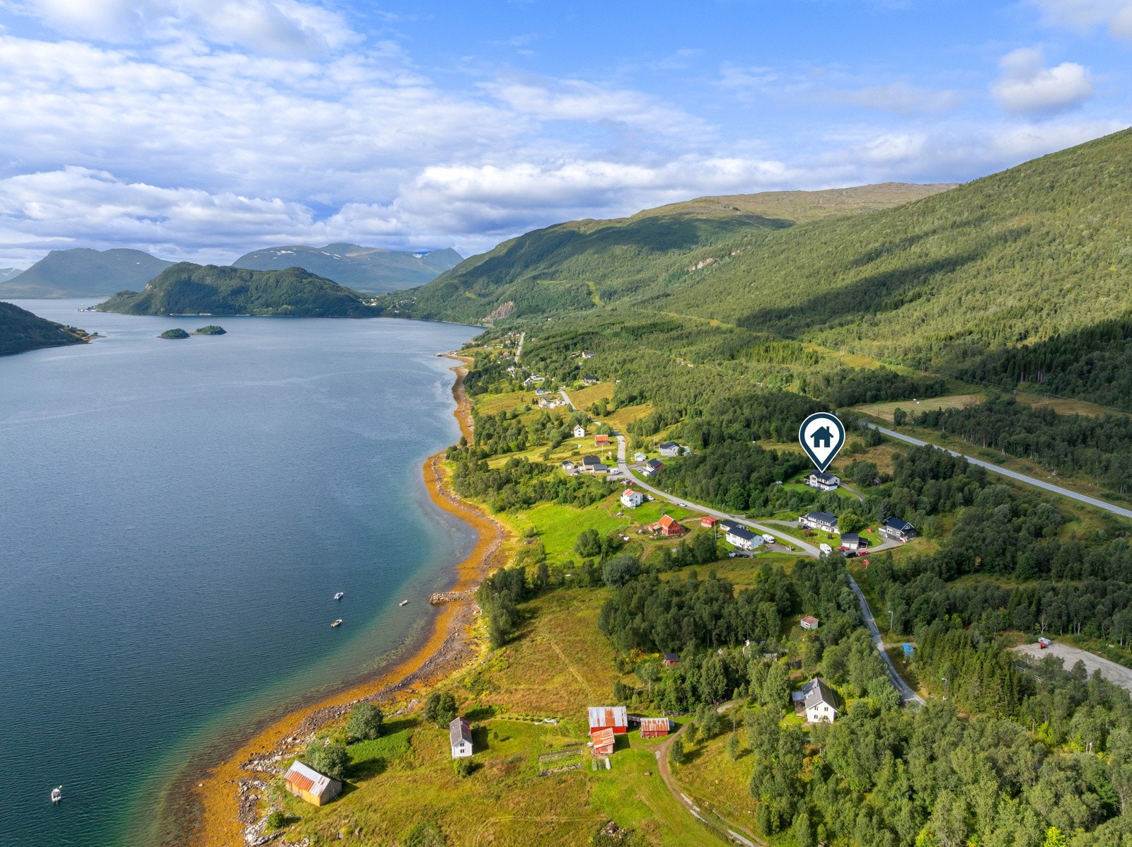 4-roms horisontaldelt tomannsbolig i naturskjønne omgivelser!
