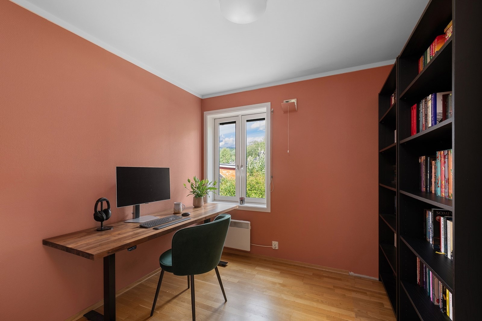 Det andre soverommet egner seg godt som barnerom, gjesterom eller kontor. Galleribilde