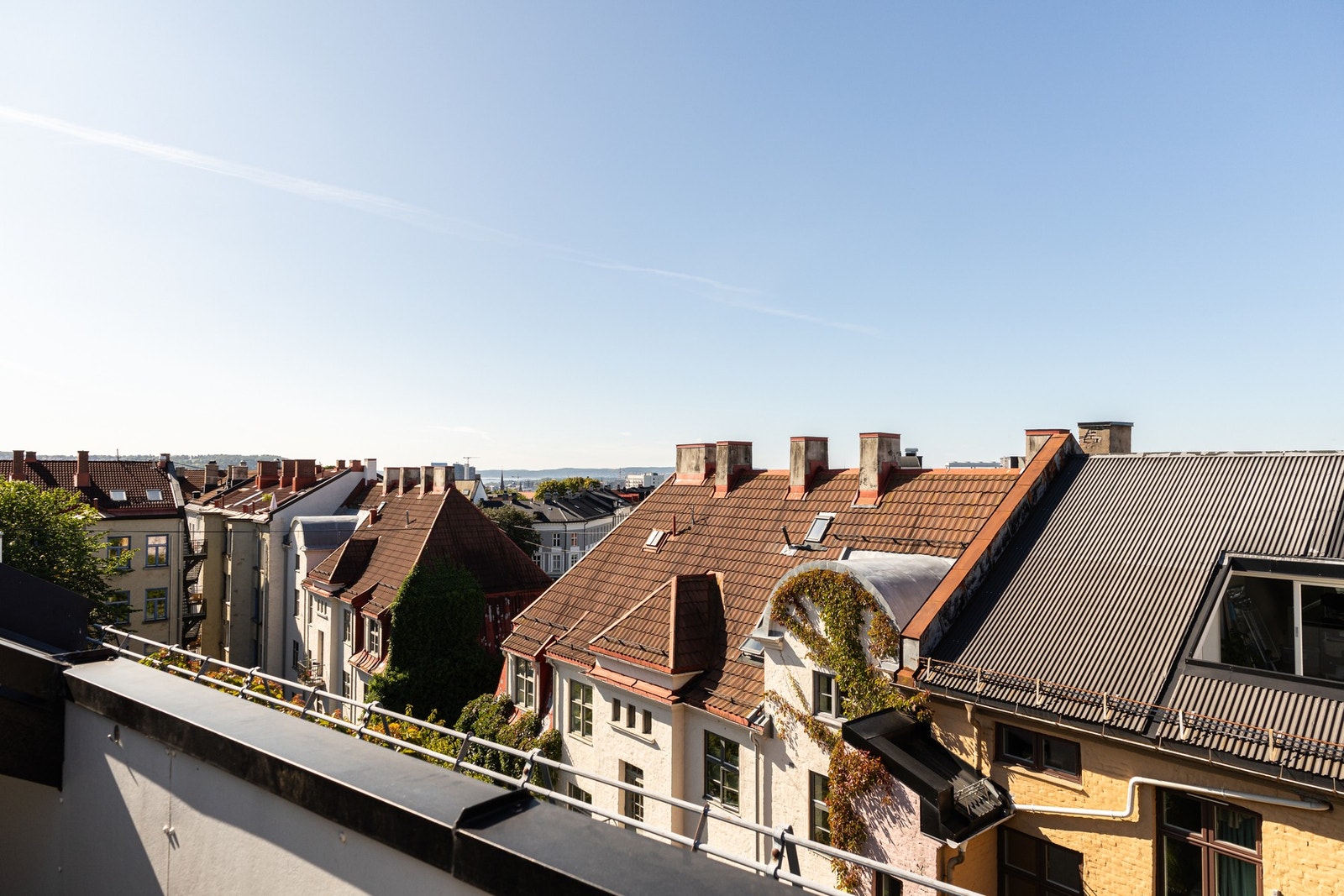Herfra har du en fantastisk utsikt utover området og Oslo by og helt ned til Oslofjorden. Galleribilde