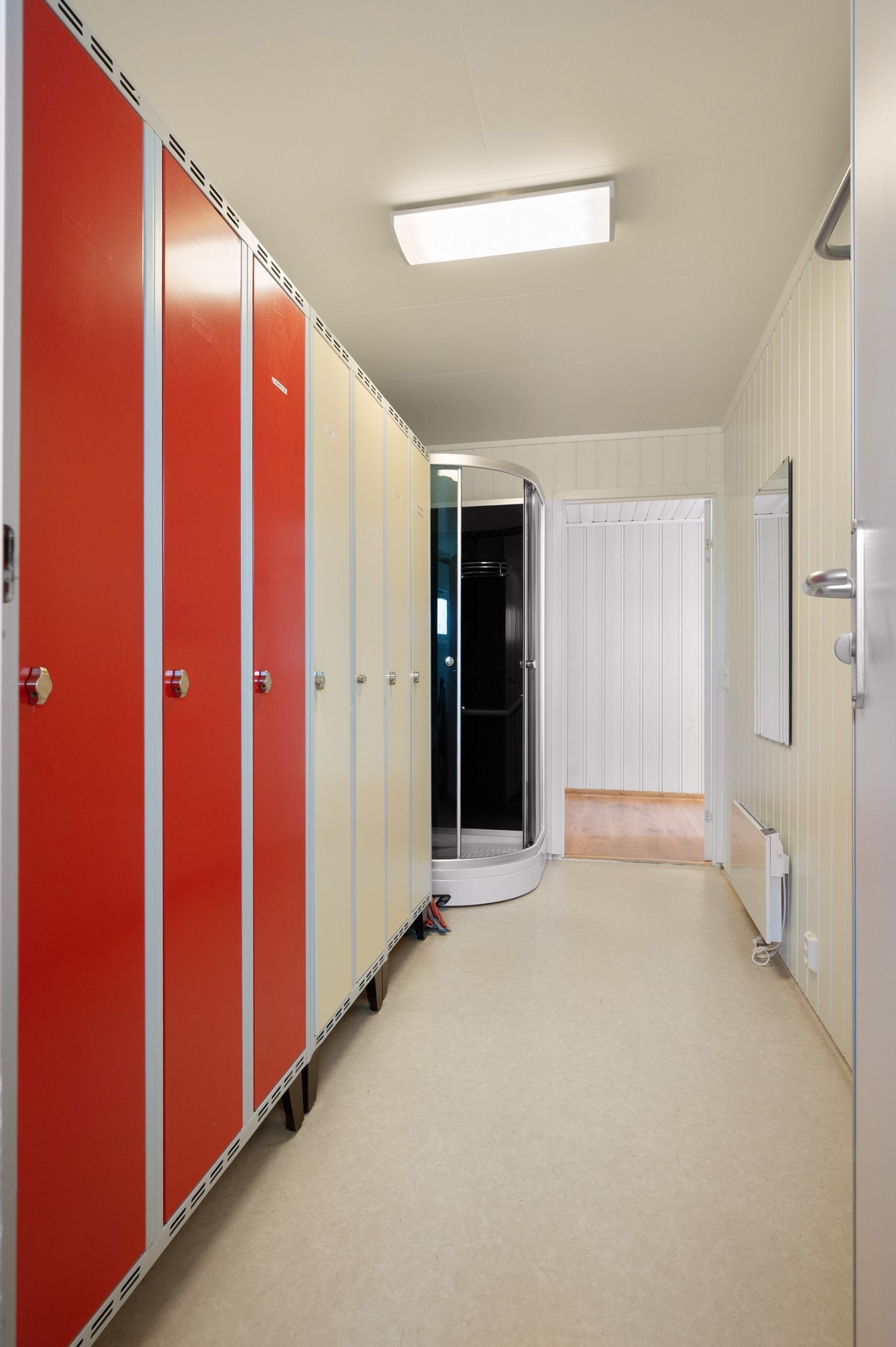 Garderobe - hovedbygning Galleribilde