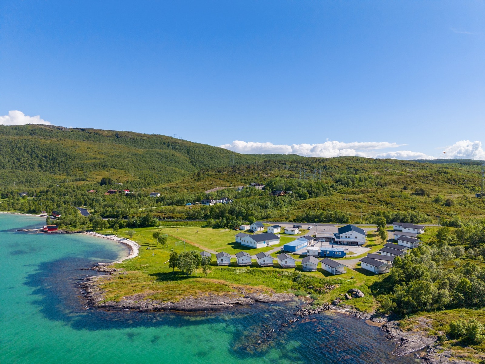 Området har en kapasitet på ca 45 bobiler,
campingvogner og telt Galleribilde