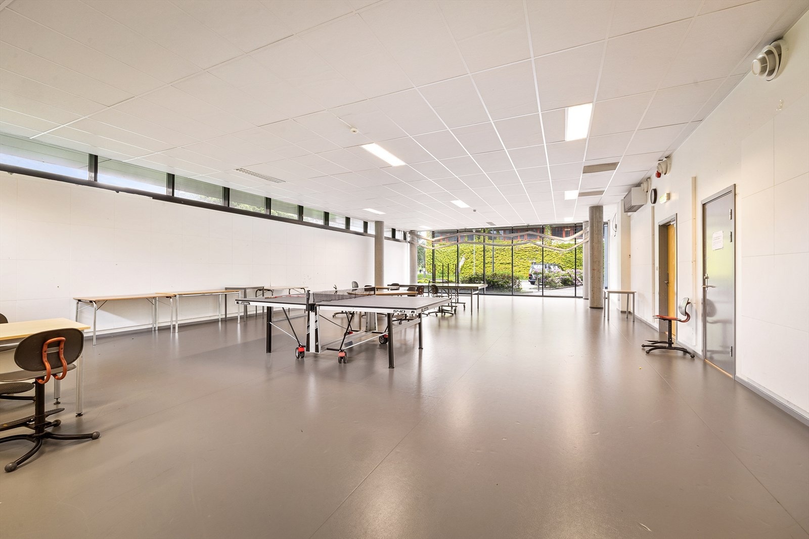 Mulig å leie lokaler på gateplan til publikumsrettet virksomhet.