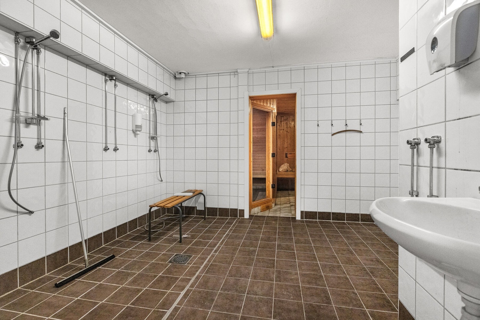 Brannbakken - Teknisk - Kjeller - Brann - Dusj Galleribilde