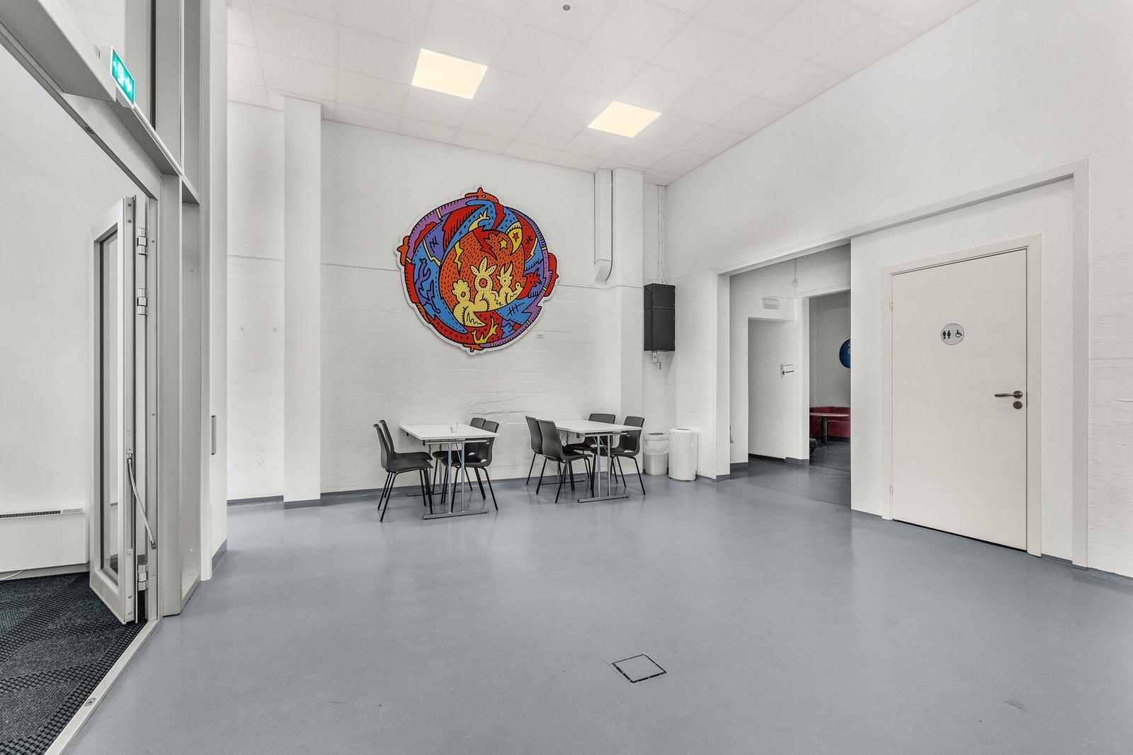 Kinobakken 1A - 1etg - Musikkavd - Inngangsparti Galleribilde