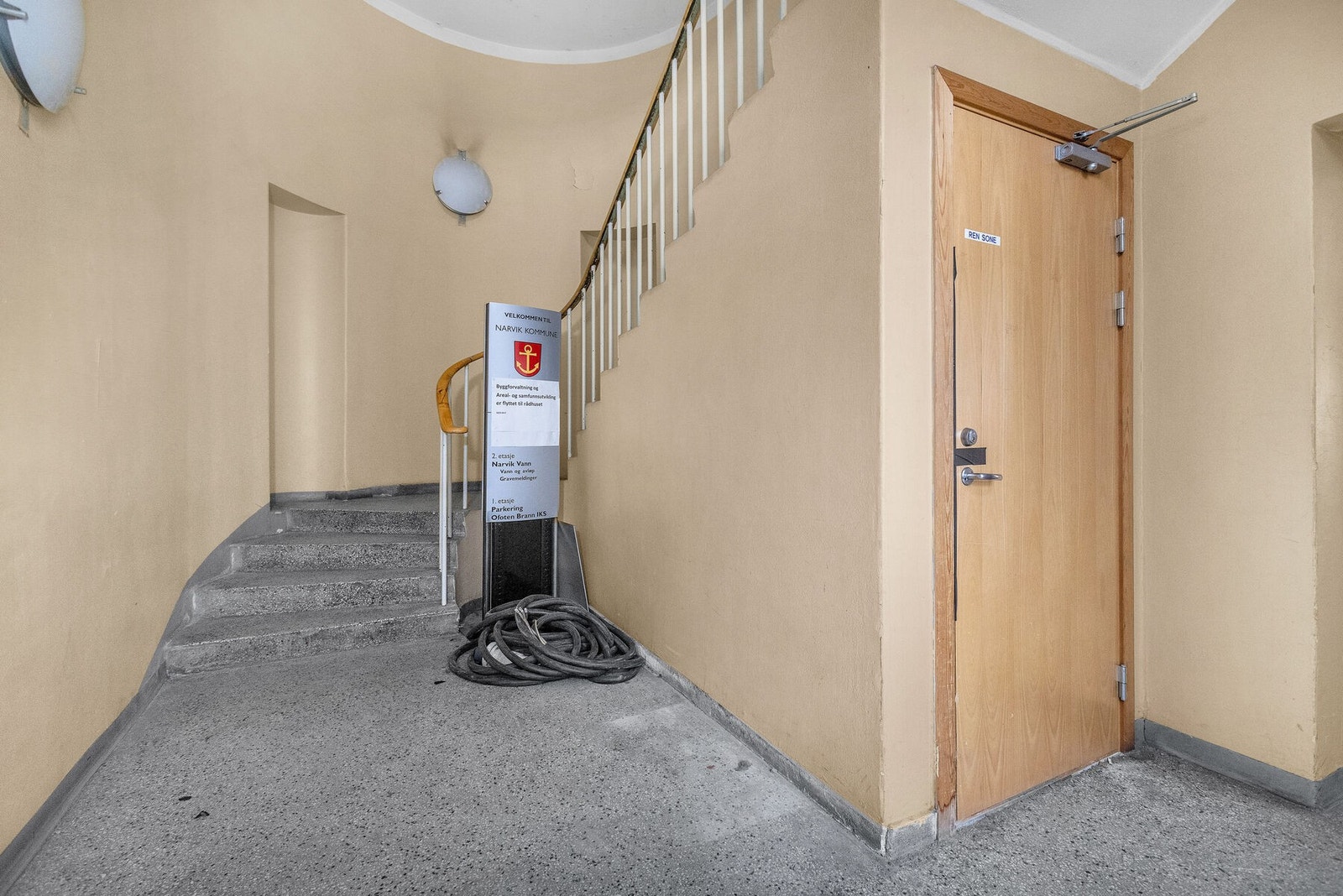 Brannbakken 1 - 1etg - Entré Galleribilde