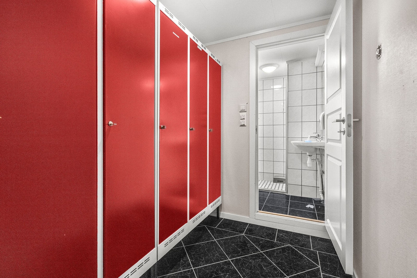Brannbakken 1 - Brann - 2etg - Garderobe Galleribilde