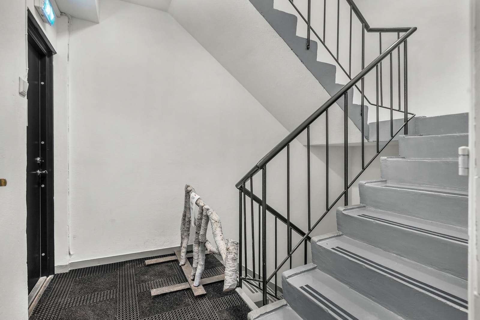 Kinobakken 1A - 1etg - Musikkavd - Trapperom Galleribilde