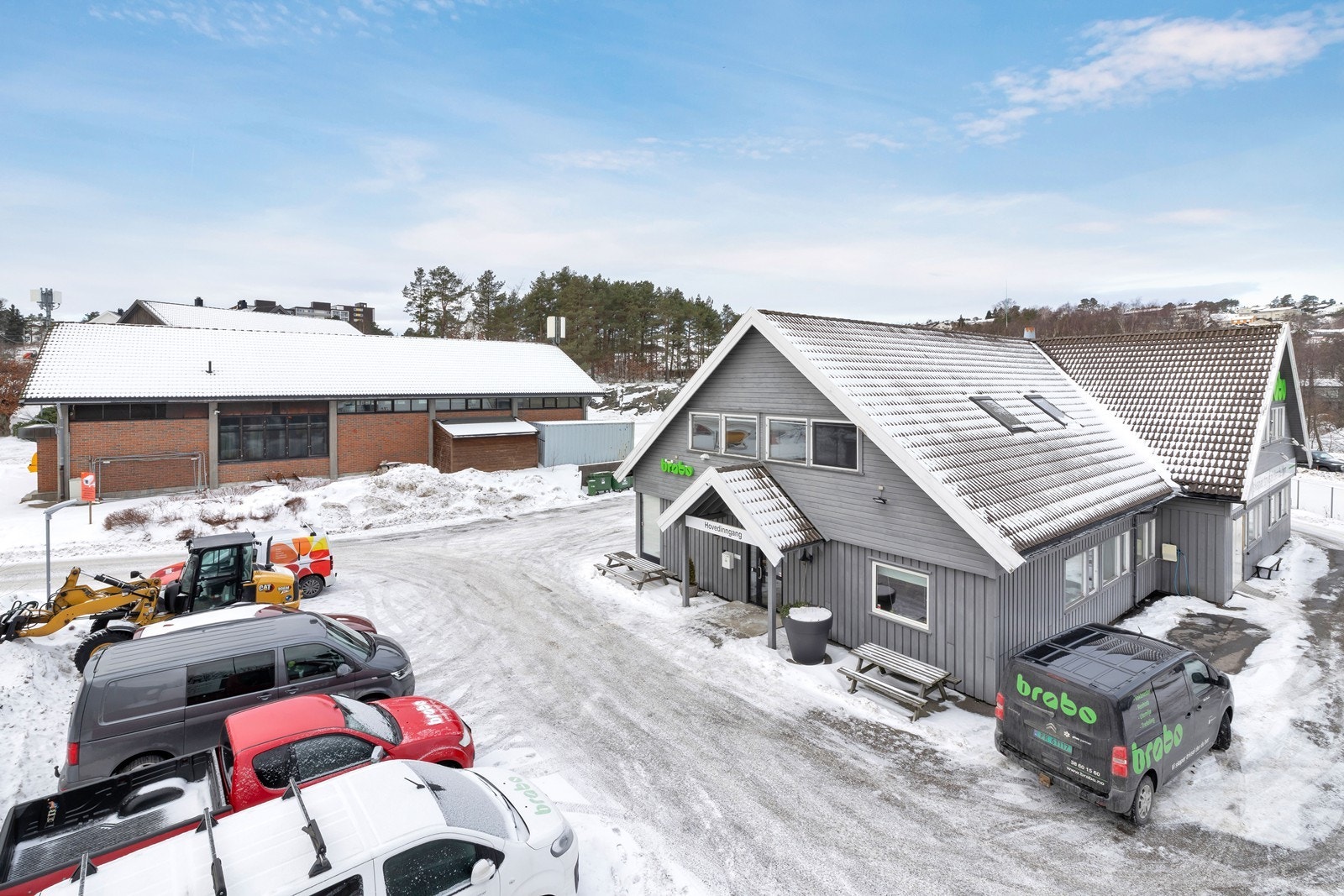 Lager/verksted og kontorbygg på ca. 580 m2. Galleribilde