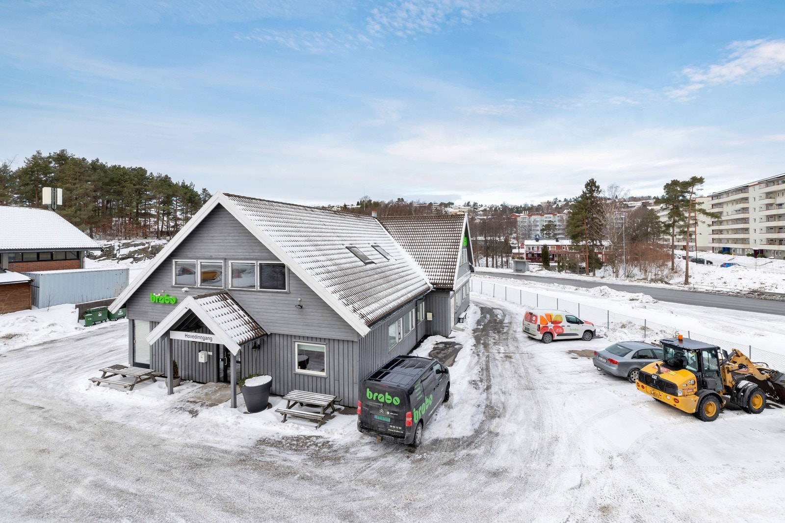 Lager/verksted og kontorbygg på ca. 580 m2. Galleribilde