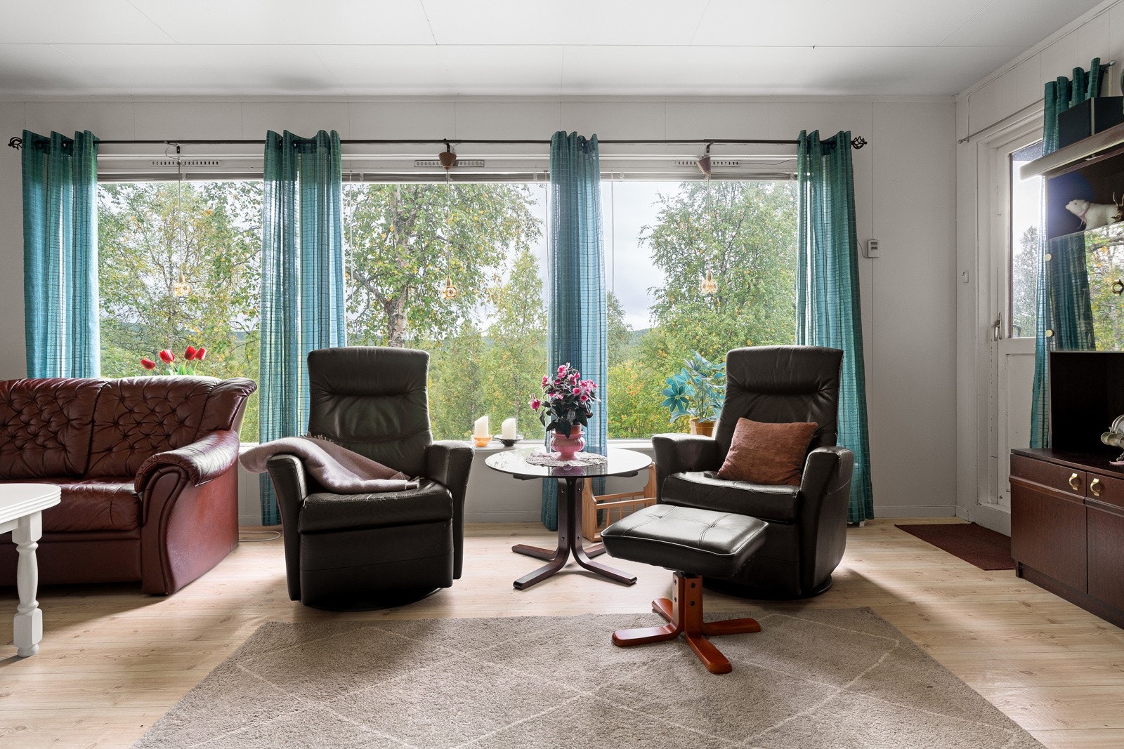 Sjarmerende enebolig med stort potensiale ved Sandselva i Malangen.