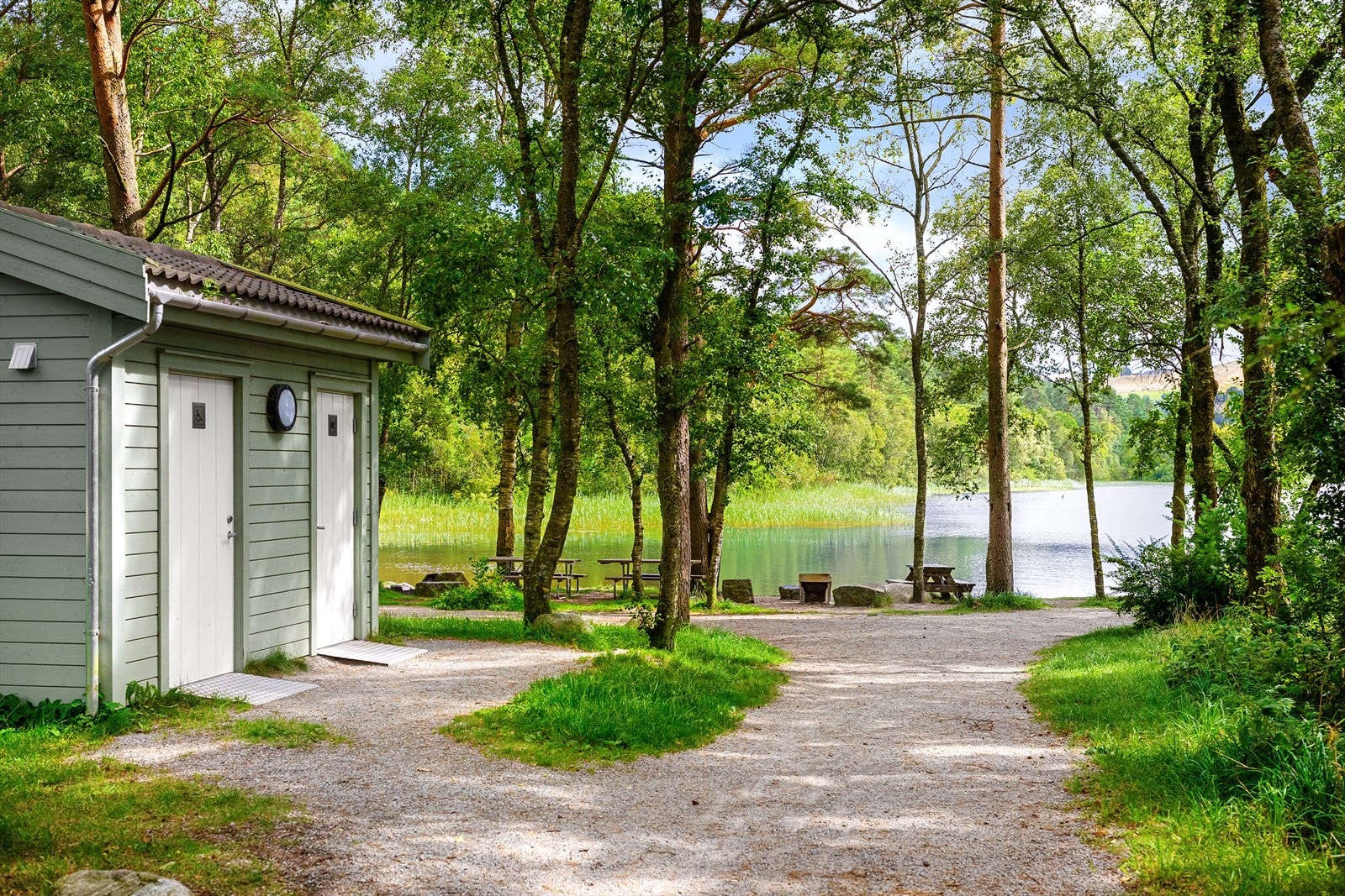 Toaletter ved badestrand og sauna. Galleribilde