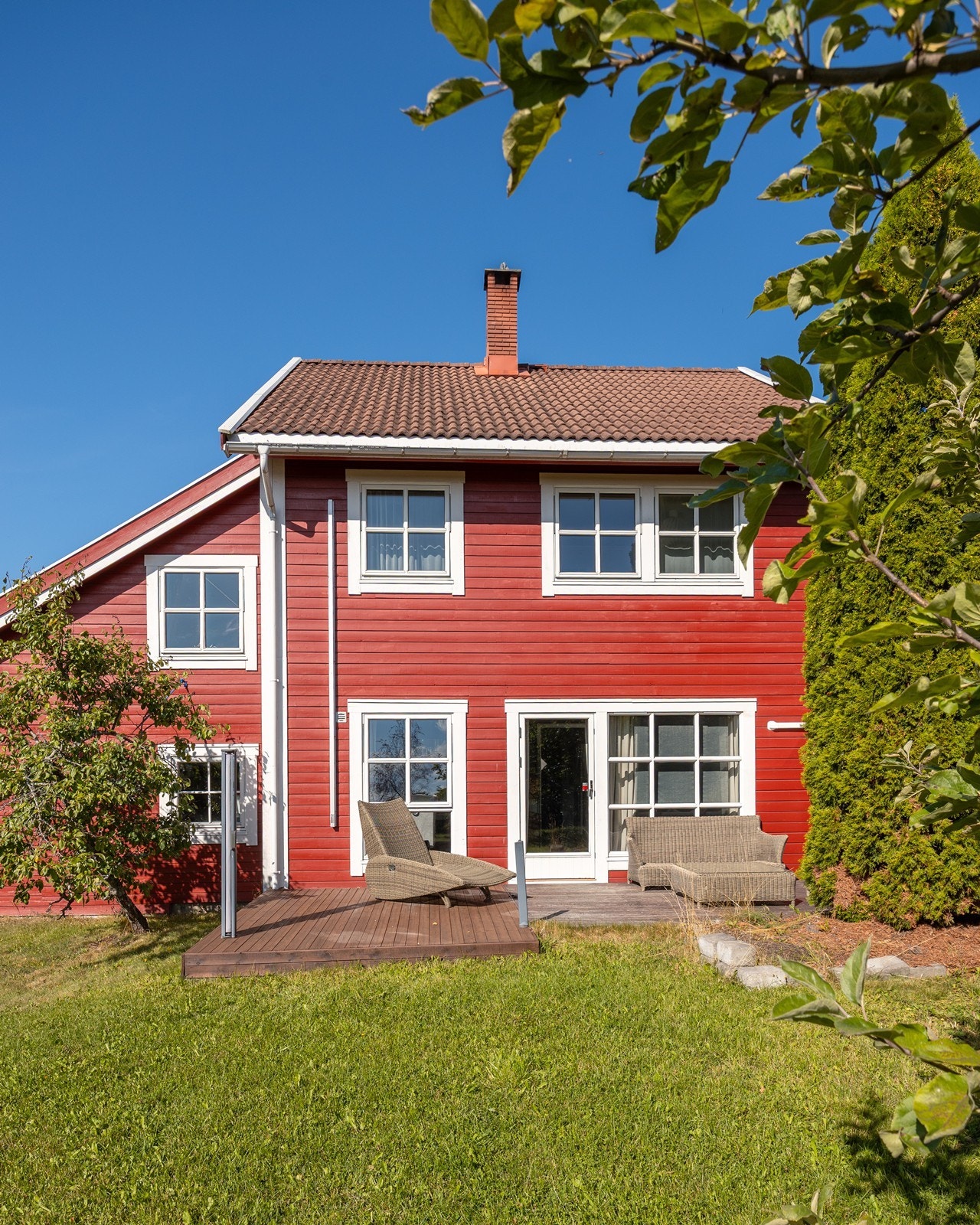 Fra leiligheten har du gangavstand til alt du måtte trenge av dagligdagse fasiliteter og servicetilbud med Årnes sentrum ca. 10 min. gange unna. Galleribilde