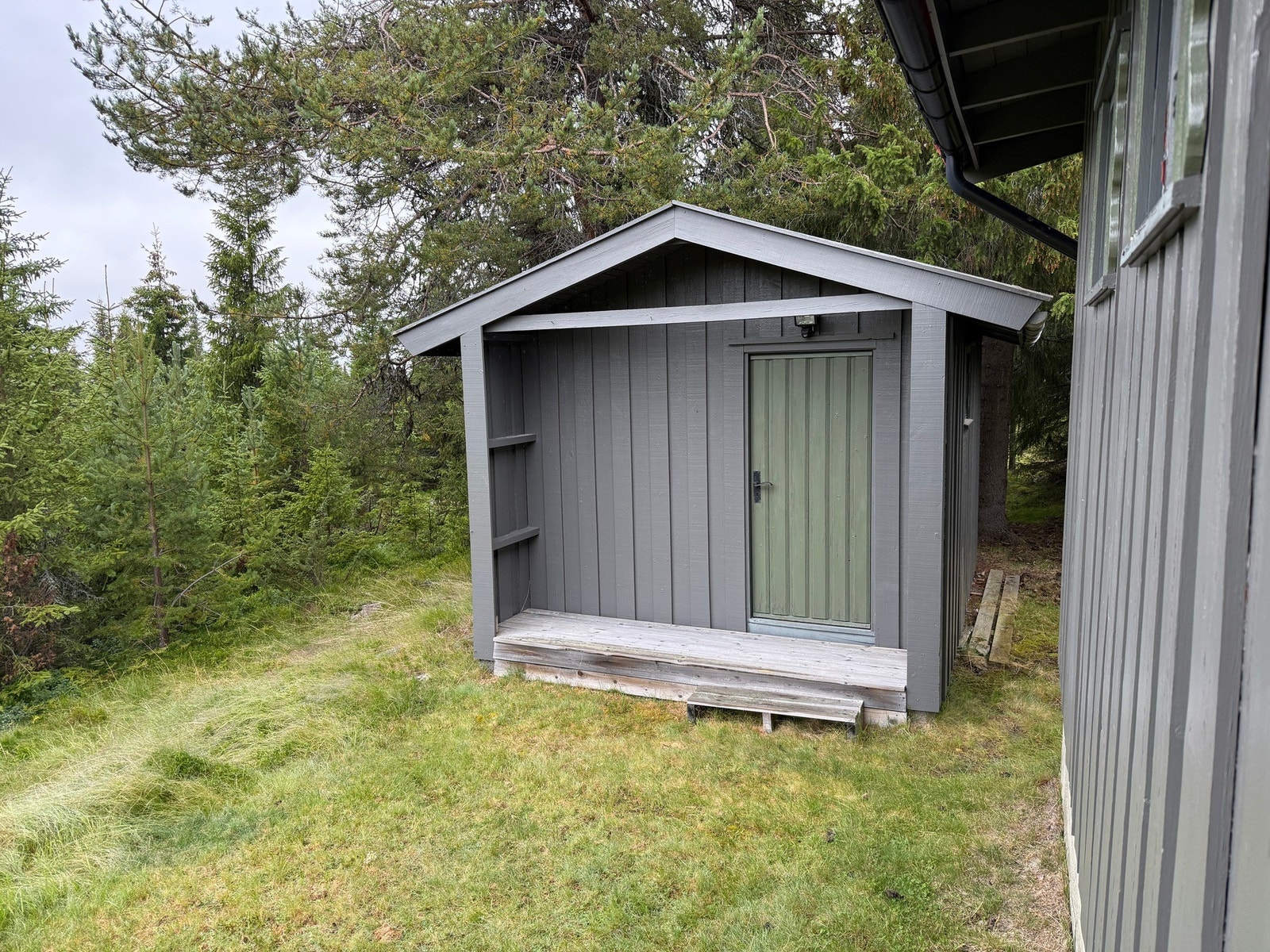 Bod med utedo Galleribilde