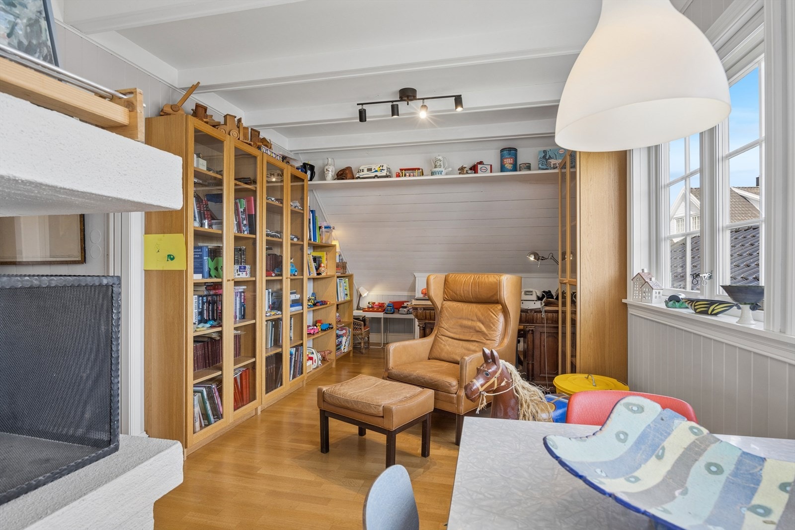 Stue/bibliotek. Galleribilde