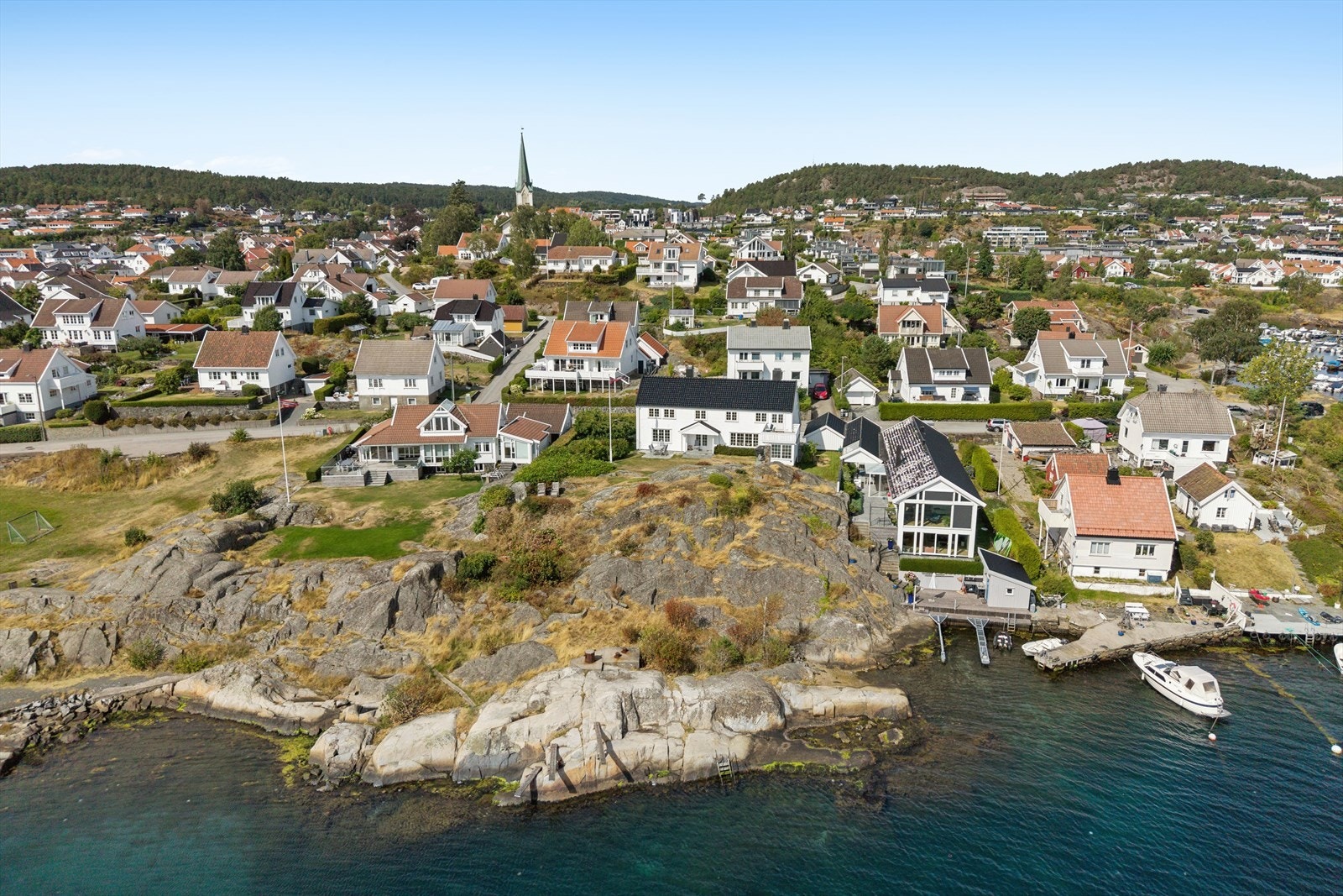 Eiendommen grenser til friområde. Galleribilde