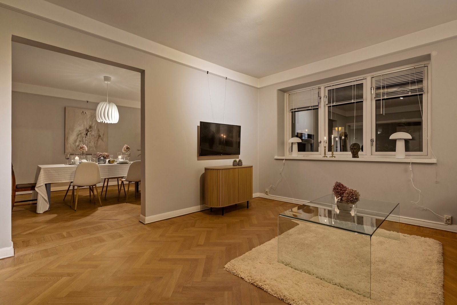 Her er det plass til å samle hele familien - og flere til! Galleribilde
