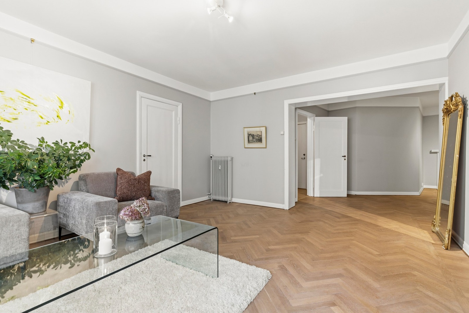 Leiligheten oppleves som lys og luftig. Galleribilde